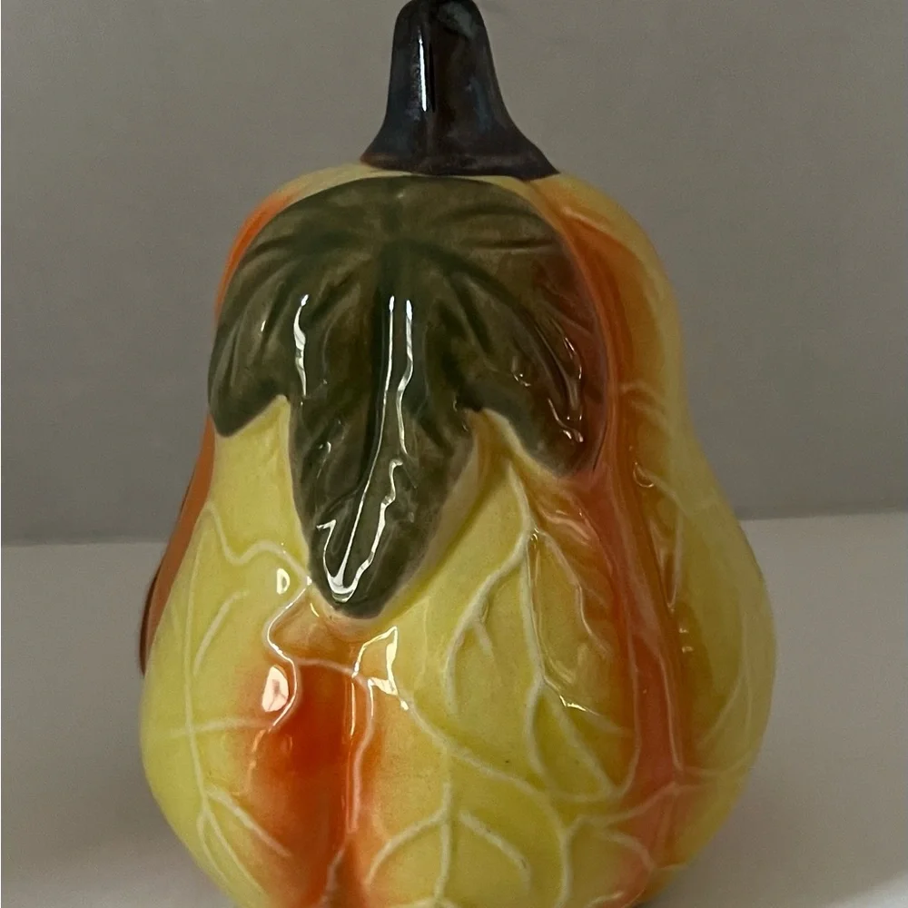 NWOT Unbranded Ceramic Orange/Yellow Pumpkin/Squash Figurine Fall/Thanksgiving